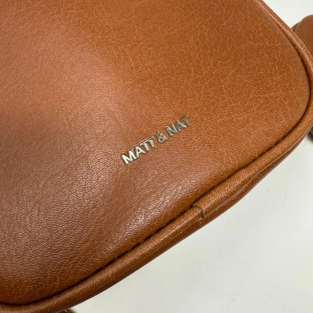 Matt & Nat Swae Vegan Leather Crossbody Purse w/ Phone Pouch Brown Mini Bag - Picture 5 of 6